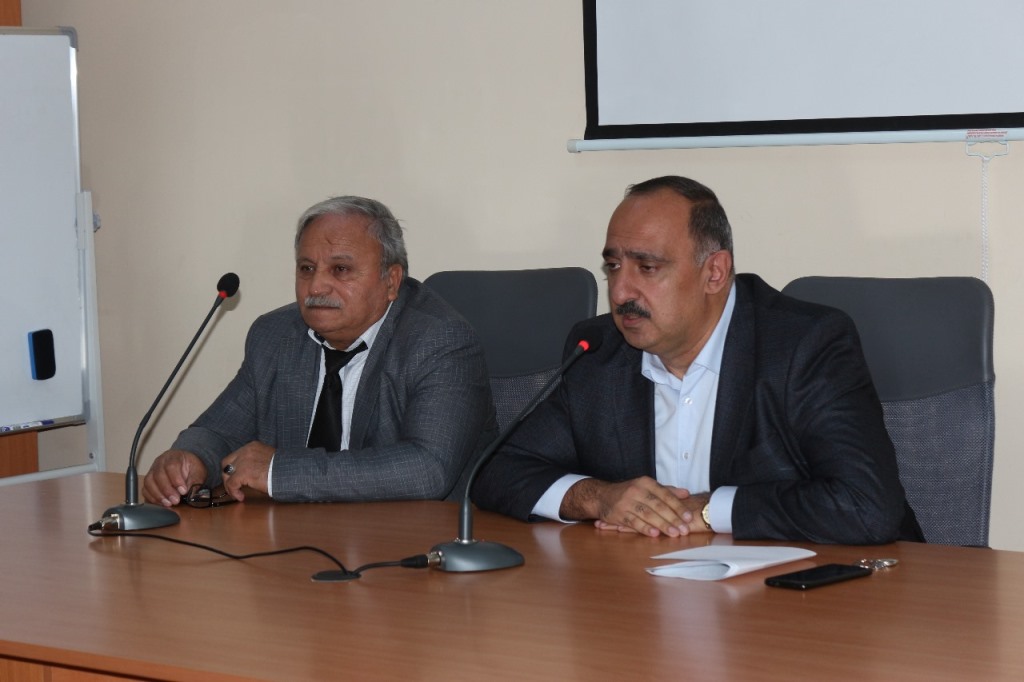 Tarix İnstitutunda “Gülüstan 210” adlı dəyirmi masa keçirili...
