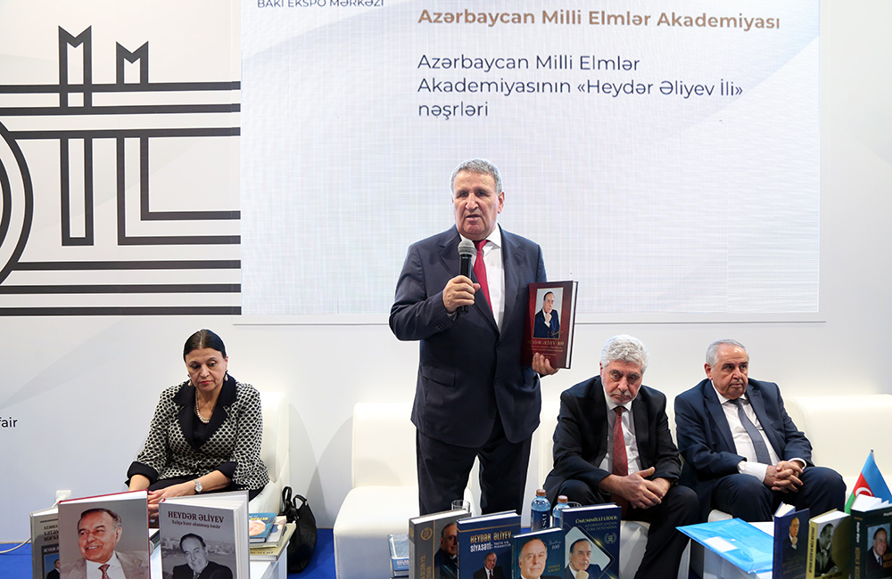 IX Bakı Beynəlxalq Kitab Sərgisi çərçivəsində AMEA-nın “Heyd...