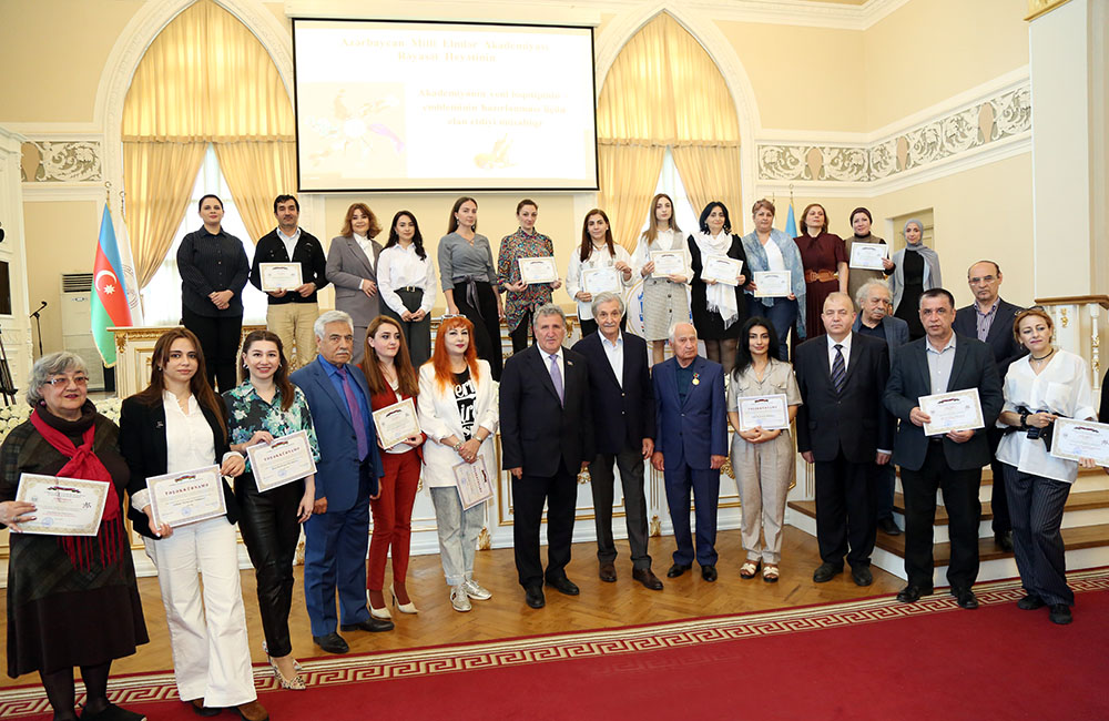 AMEA Rəyasət Heyətinin növbəti iclası keçirilib