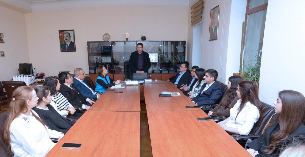 Könüllülük proqramı iştirakçısı olan gənclər mükafatlandırıl...