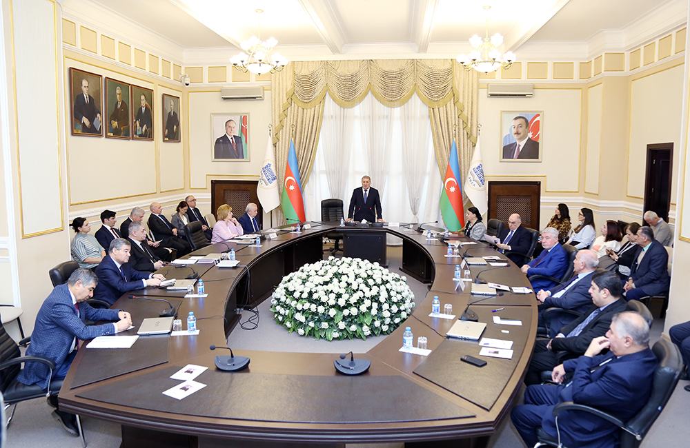 AMEA-da Fətəli xan Xoyskinin anadan olmasının 150 illiyinə h...