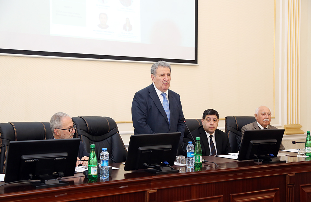AMEA-da “Arxeoloji tədqiqatlarda müasir yanaşmalar və prakti...
